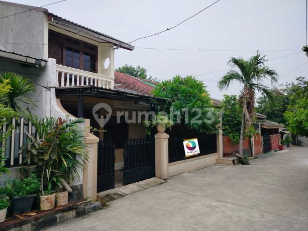Rumah kokoh 2 lantai siap huni strategis di jakasetia Bekasi