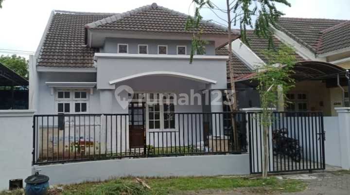 Pearl Cottage Regency House Sidoarjo Near Toll Access