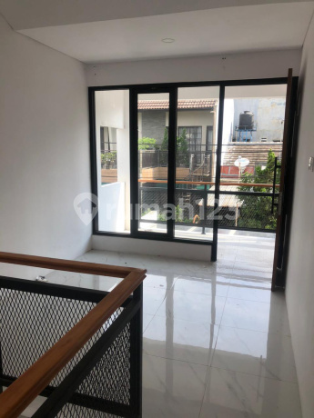 Rumah 2 Lantai Siap Huni di Komplek Sinergi Antapani Rumah 2 Lantai Siap Huni di Komplek Sinergi Antapani