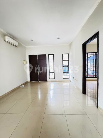 Rumah Green Lake City Cluster Asia Shm Uk 8x18 Hadap Selatan Rapi