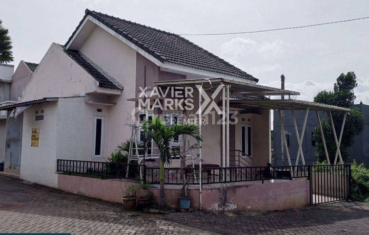 Rumah Hook Terawat di Amany Regency Buring Kota Malang 