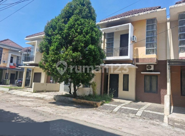 Rumah 2 Lantai Di Kawasan Panakkukang Mas Makassar Dekat Mall