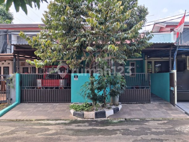 Rumah bagus  siap huni dikompleks mediterania regency cikunir 
