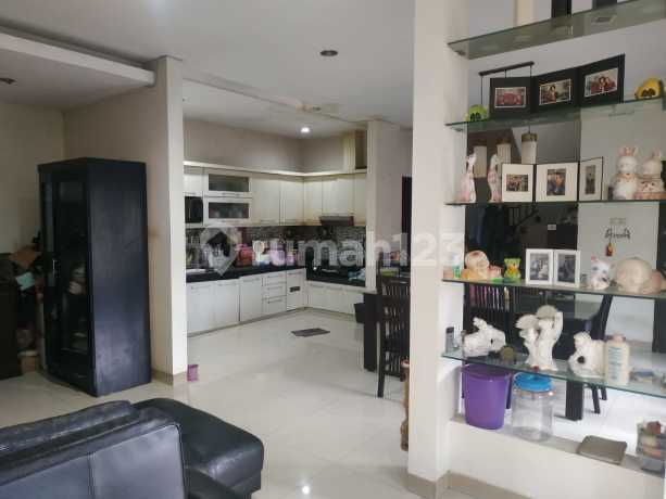 Rumah 2 Lantai Jl Nawawi Situ Aksan