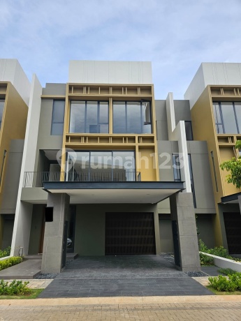 Luxurious Sultan House in Enchante BSD Highly Strategic Location