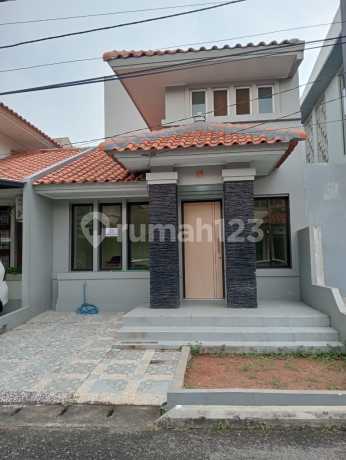 Two-story house (recently renovated) in Taman Parahyangan - Lippo Karawaci