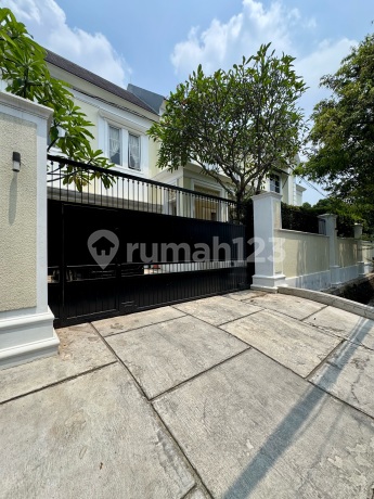 Rumah Mewah Classic Colonial Area Prime Cipete