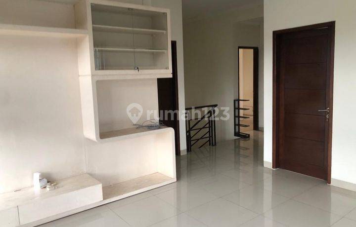 Jual Cepat Rumah Lux di Singgasana Pradana Bandung