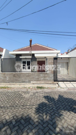 Rumah Bagus Terawat Manyar Tirtoyoso Dekat Manyar Indah, Manyar Kartika, Manyar Jaya, Manyar Tirtomoyo, Manyar Tirtoasri, Manyar Tompotika, Manyar Rejo, Klampis Wisma Mukti