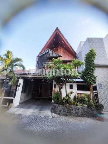 Good 2-Story House Ready to Occupied Palm Spring Regency Jambangan Near Al-Akbar Grand Mosque, Gayungsari, Karah, Ketintang, Kebonsari