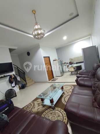 Rumah Bagus, 2 Lantai, SHM, di Bekasi Kota, 1,1 M Rumah Bagus, 2 Lantai, SHM, di Bekasi Kota, 1,1 M