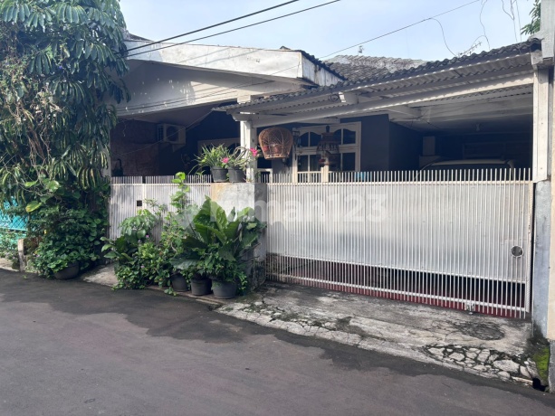 Dijual Murah Rumah 112M2 di Villa Japos Lokasi Bagus Harga Nego
