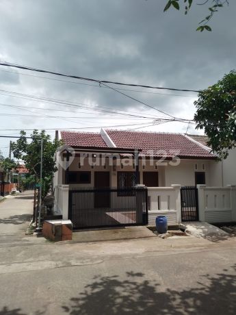 Rumah SHM Siap Huni 11 Menit ke Gerbang Toll Narogong Hadap Timur J39089