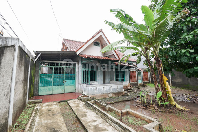 Rumah 14 Menit ke Summarecon Mall Bekasi Luas Bebas Banjir J-41613