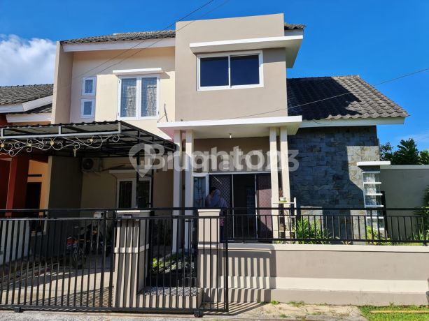 Two-Story Hook House in WIKA Two-Story Hook House in WIKA