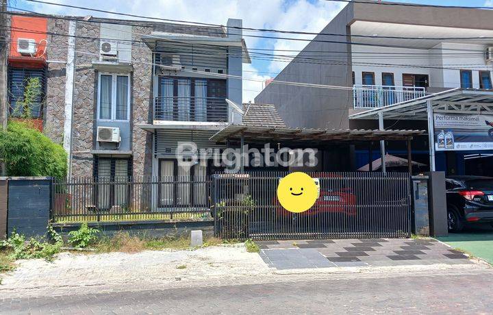 RUMAH TENGAH KOTA BERNUANSA MINIMALIS ELEGAN LOKASI DALAM PERUMAHAN WIKA AMAN NYAMAN HARGA NEGO