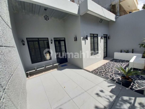 Modern Minimalist Dago Wing House Rarely Available