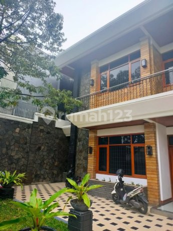 Spacious Luxury House in Holis Regency Complex, Bandung City Spacious Luxury House in Holis Regency Complex, Bandung City