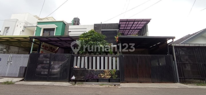 Nice House in Cikutra Baru, Comfortable, Strategic, Center of Bandung City