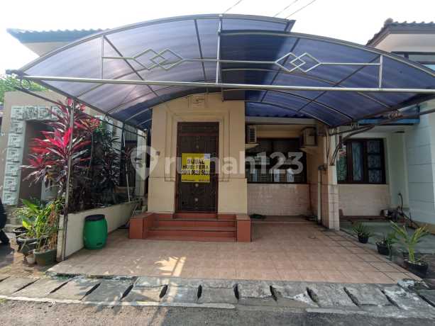 Dijual rumah di Taman Ubud Lestari,Lippo Karawaci dengan lingkungan sekitar nyaman