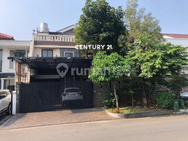 Rumah Lapang Ruang Keluarga Besar Design Modern Di Permata Buana