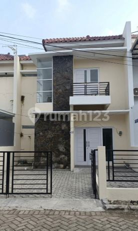 Dijual Rumah Greenlake Wonorejo Dijual Rumah Greenlake Wonorejo