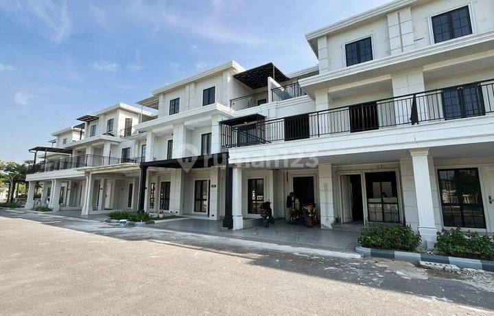 Rumah Villa Komplek Jewel Park Area Medan Polonia