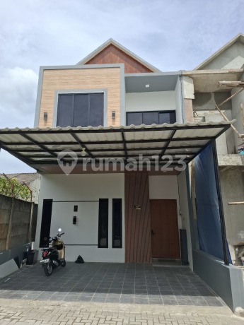 Dijual Rumah 2 Lantai Dkt Graha Raya / Bintaro Dijual Rumah 2 Lantai Dkt Graha Raya / Bintaro
