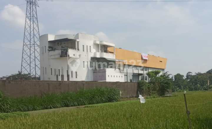 Gedung 4 Lantai Ada Kolam Renang Dekat Perum Green Hills Gedung 4 Lantai Ada Kolam Renang Dekat Perum Green Hills