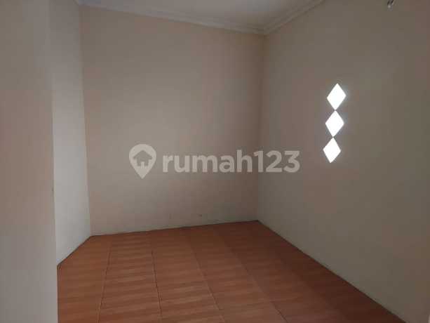 Dijual Rumah 2 Lantai di Taman Jaya Poris Tangerang Dijual Rumah 2 Lantai di Taman Jaya Poris Tangerang