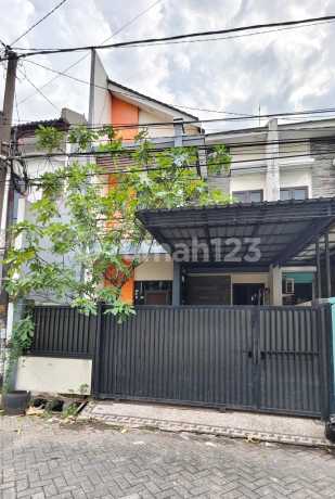Rumah Minimalis 2 Lantai di Perumahan Jambangan Indah Surabaya Selatan Rumah Minimalis 2 Lantai di Perumahan Jambangan Indah Surabaya Selatan