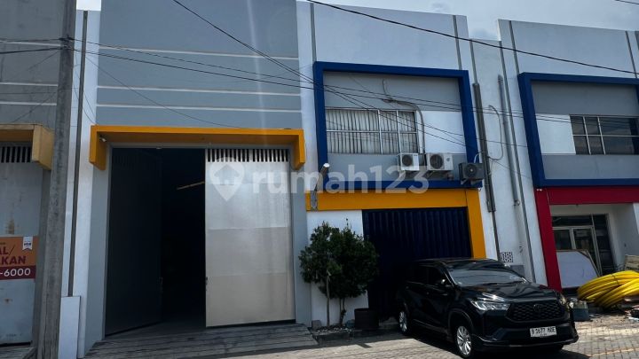 Gudang dan Kantor Strategis di Kompleks Pergudangan Gedangan Gudang dan Kantor Strategis di Kompleks Pergudangan Gedangan