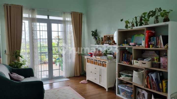 Rumah Cantik Free Kitchen Set Garden Balcon di Alamanda Regency