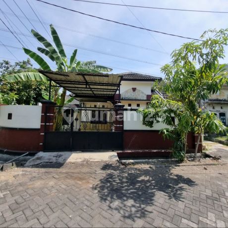 Rumah Hook di Permata Safira Jalan Kembar SHM