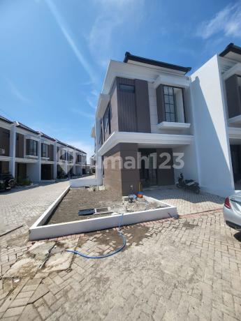 Rumah Regency One Keputih Tipe Hook Corner