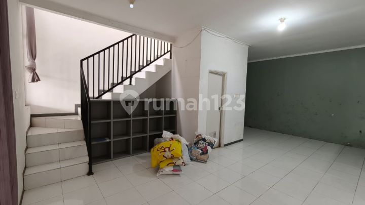 Rumah 2 Lantai di Komplek Bumi Cempaka Asri Rumah 2 Lantai di Komplek Bumi Cempaka Asri