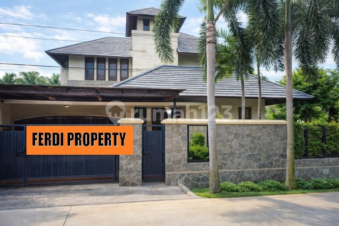 Luxury House with Swimming Pool in Iptn / Pertamina Harjamukti Cibubur Complex