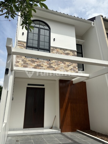 Rumah Baru Jagakarsa, Jakarta Selatan, Perumahan Ada Kolam Renang