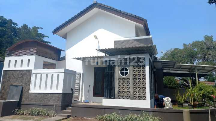 For Sale Nice Comfortable Green Hook House in Puri Bintaro