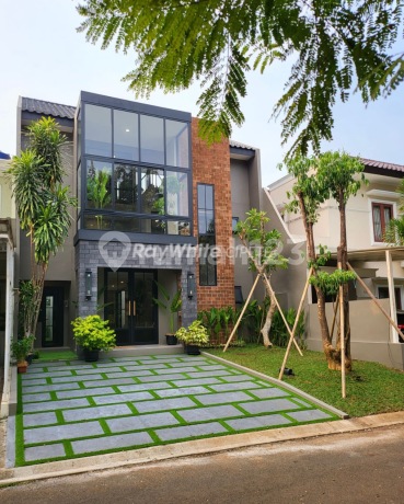 Modern & Beautiful House in BSD Near Toll