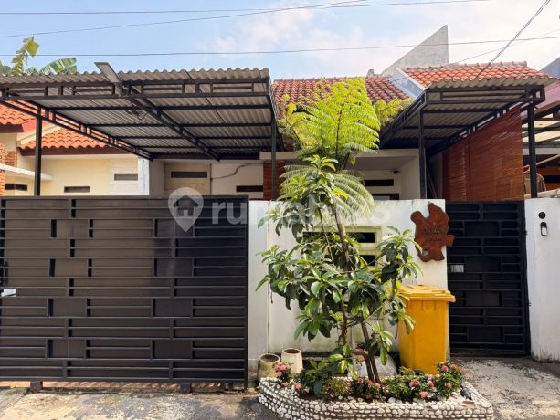 Rumah Cantik Dalam Komplek Tanah Baru Beji Depok