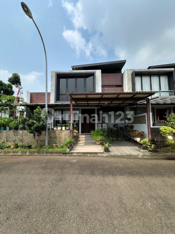 Beautiful House in Casamora Housing, Jagakarsa, South Jakarta