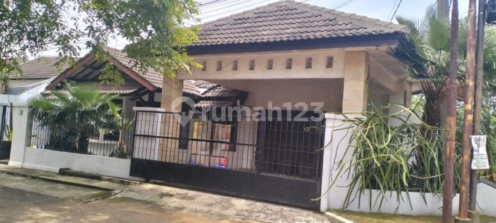 HOUSE Needs Minor Renovation Unfurnished Freehold Land Sareal, Bogor