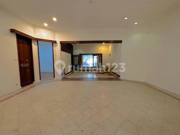 Rumah Tua Cocok Investor Bangun Ulang Dekat Ring1 Rumah Tua Cocok Investor Bangun Ulang Dekat Ring1