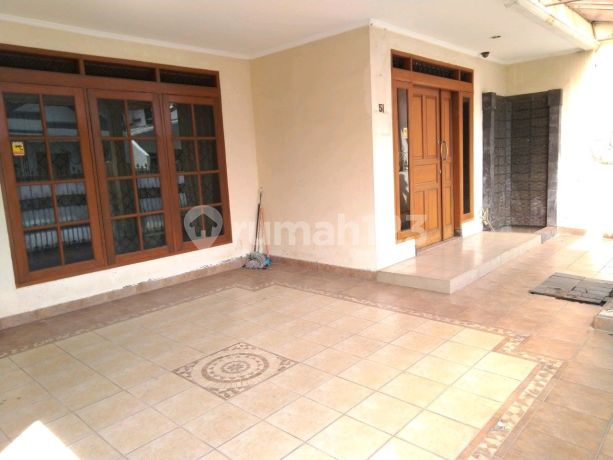 Rumah Di Jual Cepat Di Komplek Harperindo - Ciputat