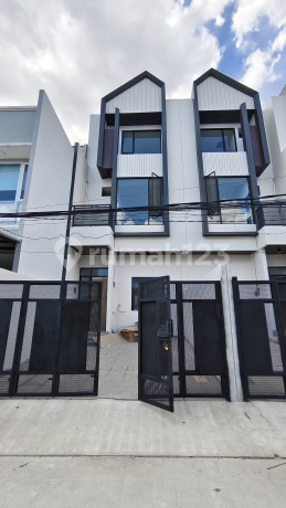 Rumah Baru 3 Lantai Desain Terbaik di Duri Kepa Rumah Baru 3 Lantai Desain Terbaik di Duri Kepa