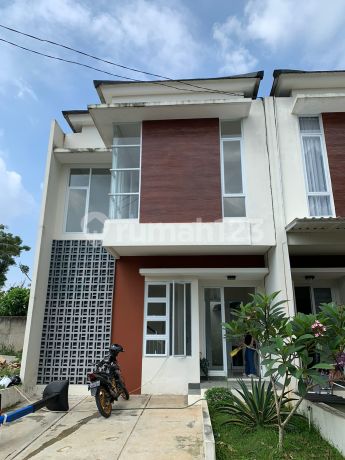 Rumah Cantik Siap Huni di Pamulang KT 3 KM 2 Lantai 2.