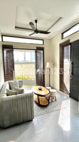 Rumah Siap Huni Bagus di Pamulang Posisi HOEK dengan KT 4+1 KM 3+1 Surat SHM LT 145 m2 dan LB 176 m2