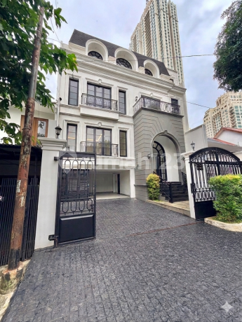 Kebayoran Baru Brand New 4 Floors with Elevator Prime Location Near Pakubuwono Apartment, Kebayoran Baru, South Jakarta