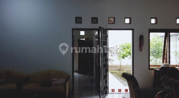 Rumah Asri Siap Huni di Komplek Mega Raya Bandung Rumah Asri Siap Huni di Komplek Mega Raya Bandung